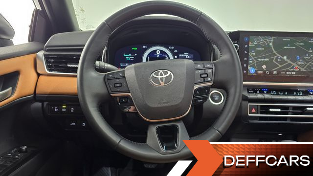 Toyota CAMRY 2.5 XLE Hybrid купить на сайте DeffCars