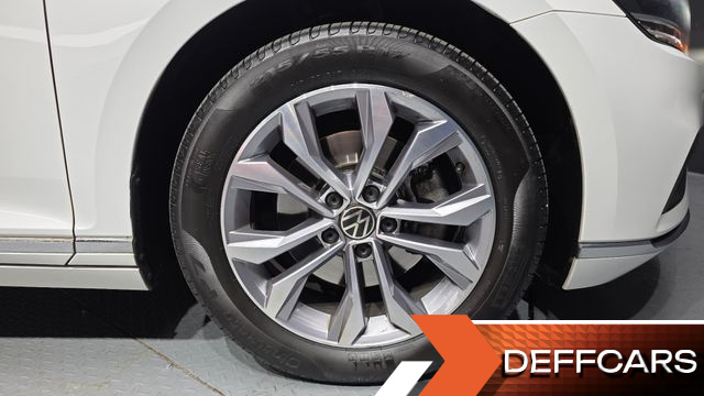 Volkswagen PASSAT 2.0 TDI Premium купить на сайте DeffCars