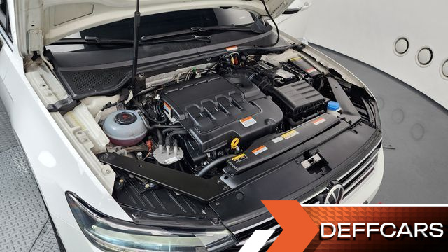 Volkswagen PASSAT 2.0 TDI Premium купить на сайте DeffCars