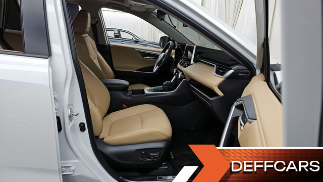 Toyota RAV4 2,5 4WD Hybrid LTD купить на сайте DeffCars