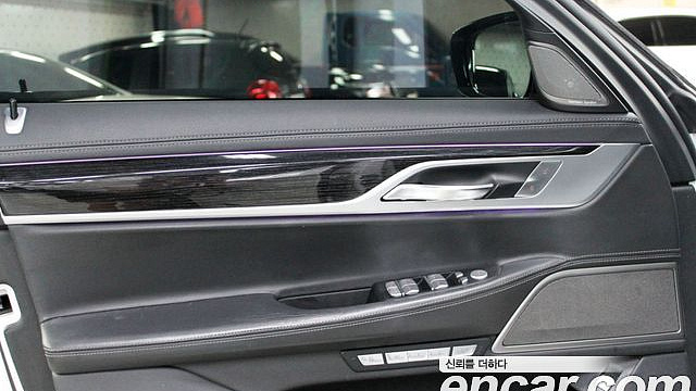 BMW 7-SERIES 740d xDrive M Sport купить на сайте DeffCars