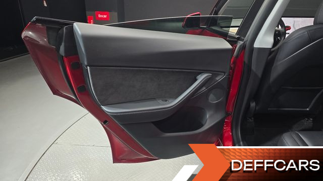 Tesla MODEL Y Standard Range RWD купить на сайте DeffCars