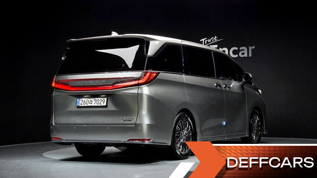 Lexus LM 500h Royal купить на сайте DeffCars