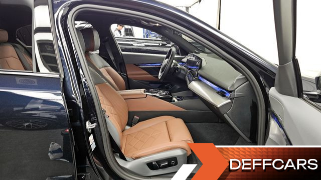 BMW 5-SERIES 530i xDrive M Sport купить на сайте DeffCars