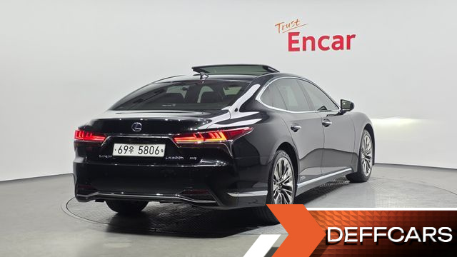 Lexus LS 3.5 Platinum AWD купить на сайте DeffCars