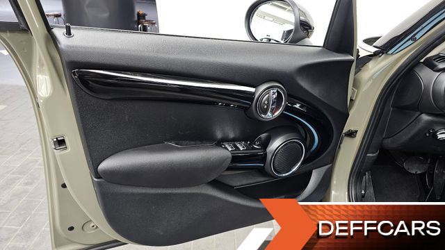 Mini COOPER 5Door Standard 3rd купить на сайте DeffCars