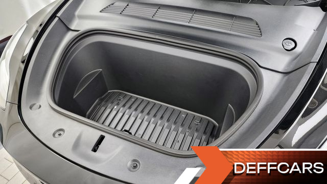 Tesla MODEL Y Long Range AWD купить на сайте DeffCars