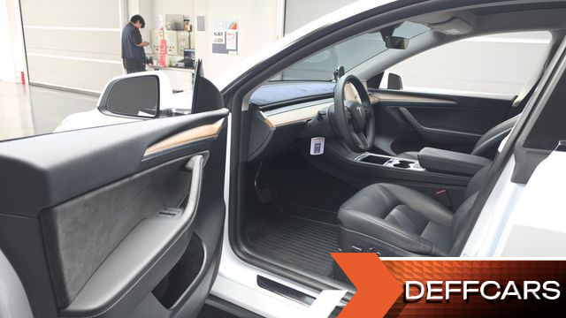 Tesla MODEL Y RWD купить на сайте DeffCars