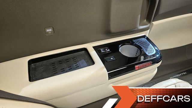 Kia CARNIVAL Gasoline 4-Seater Hi-Limousine Signature купить на сайте DeffCars