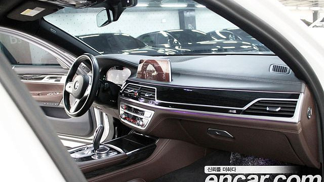 BMW 7-SERIES 740Li xDrive M Sport Package купить на сайте DeffCars