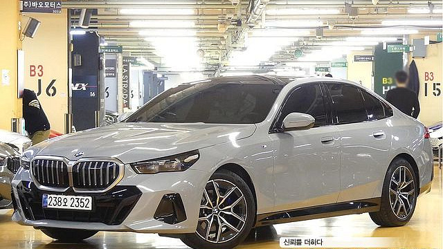 BMW 5-SERIES 520i M Sport купить на сайте DeffCars