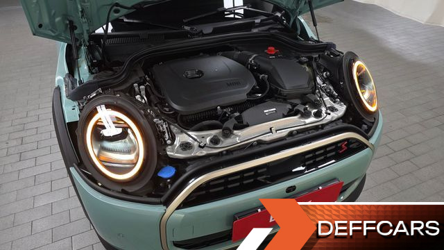 Mini COOPER 5 Door Favoured купить на сайте DeffCars
