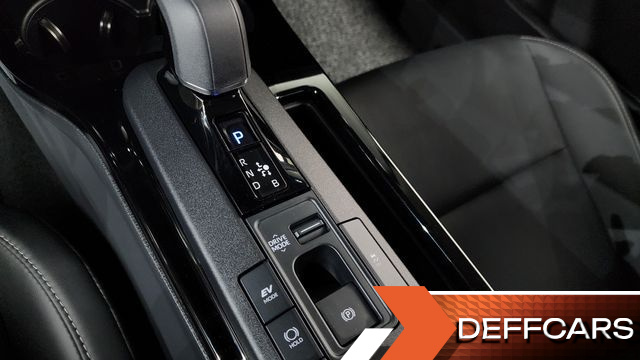 Toyota PRIUS 2.0 XLE купить на сайте DeffCars