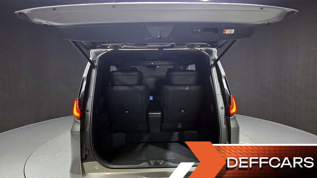 Lexus LM 500h Royal купить на сайте DeffCars