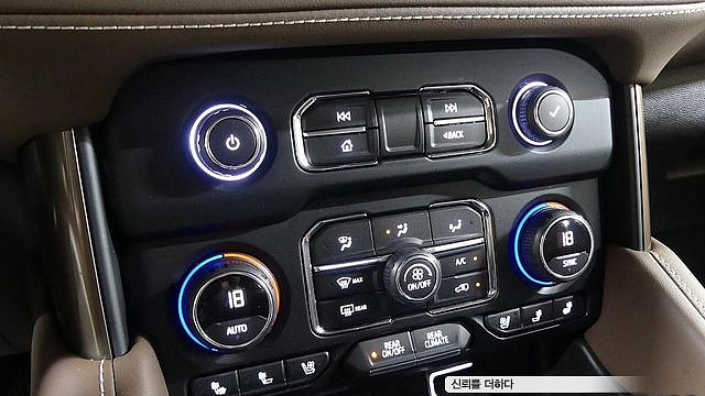 Chevrolet SURBURBAN 6.2 купить на сайте DeffCars