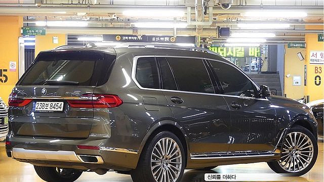 BMW X7 xDrive 40i Design Pure Excellence 6-Seater купить на сайте DeffCars