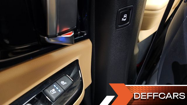 Kia CARNIVAL 7-Seater Signature купить на сайте DeffCars