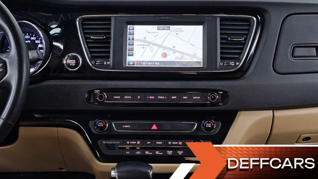 Kia CARNIVAL 9-Seater Hi-Limousine Noblesse Special купить на сайте DeffCars