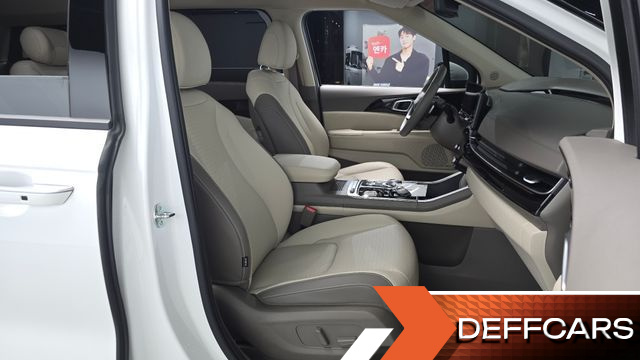 Kia CARNIVAL Gasoline 7-Seater Signature купить на сайте DeffCars