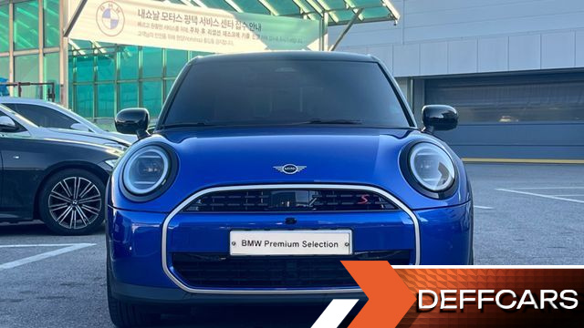 Mini COOPER 5 Door Favoured купить на сайте DeffCars
