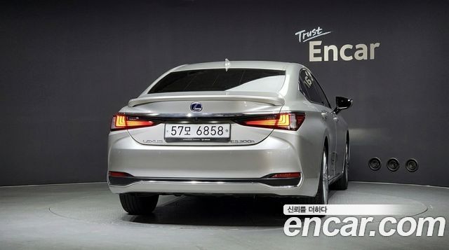 Lexus ES Executive купить на сайте DeffCars
