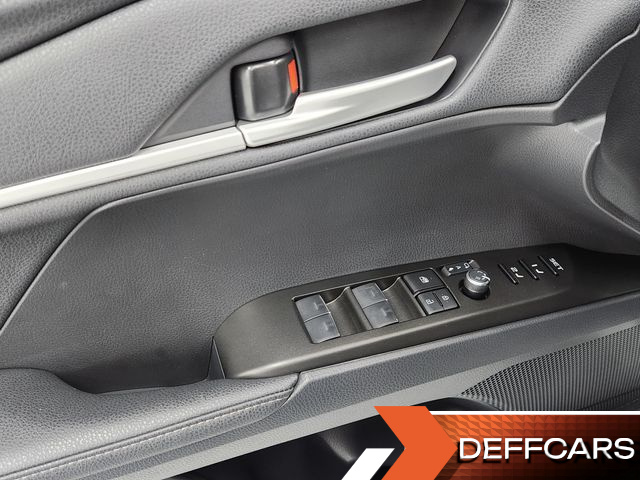 Toyota CAMRY 2.5 XLE Premium Hybrid купить на сайте DeffCars