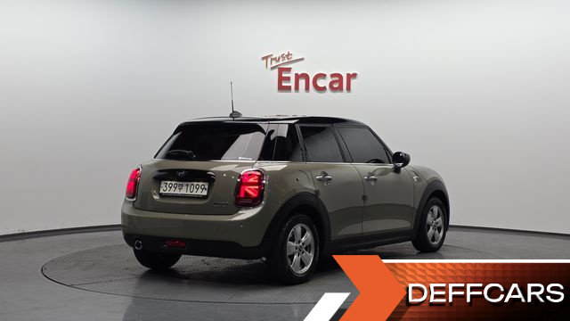 Mini COOPER 5Door Standard 3rd купить на сайте DeffCars