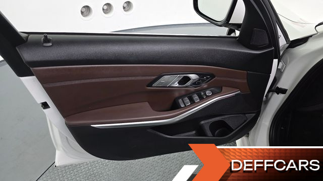 BMW 3-SERIES 320i Luxury купить на сайте DeffCars