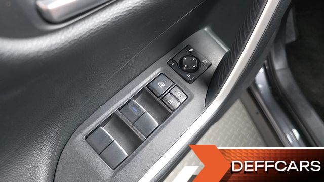 Toyota RAV4 2.5 4WD Hybrid купить на сайте DeffCars
