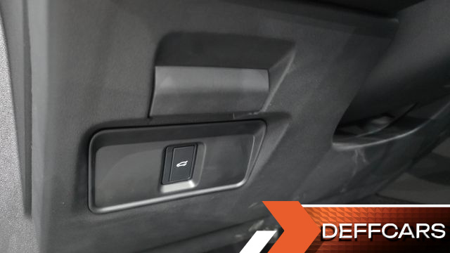Land Rover DISCOVERY SPORT P250 Dynamic SE купить на сайте DeffCars