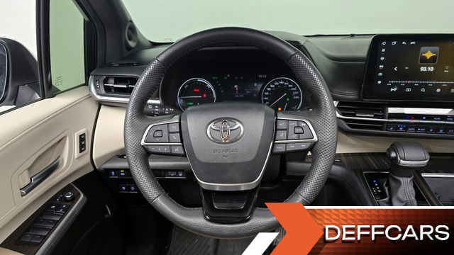 Toyota SIENNA 2.5 Hybrid AWD купить на сайте DeffCars