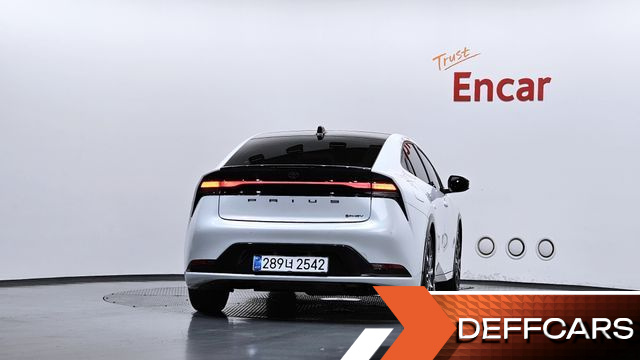 Toyota PRIUS 2.0 PHEV XSE купить на сайте DeffCars