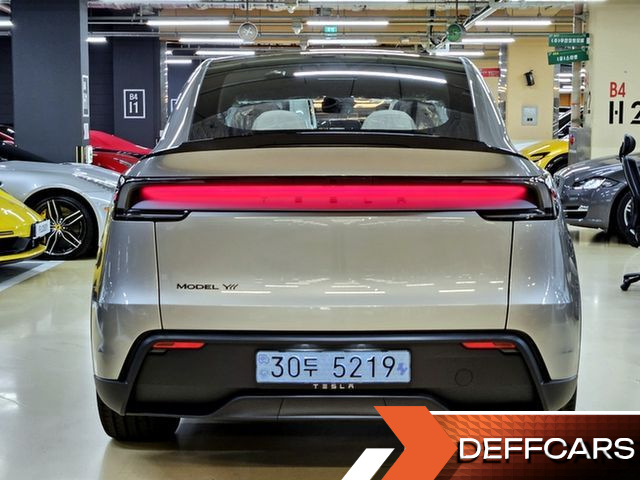 Tesla MODEL Y L Long Range AWD купить на сайте DeffCars