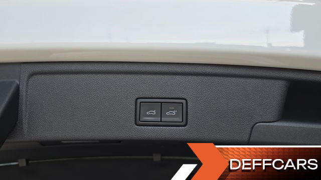 Volkswagen TOUAREG 3.0 TDI Prestige купить на сайте DeffCars