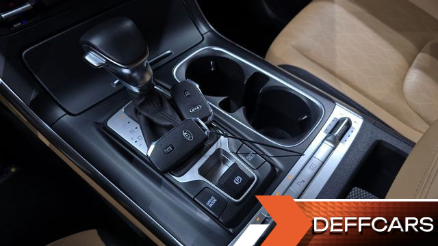 Kia CARNIVAL Gasoline 9-Seater Prestige купить на сайте DeffCars