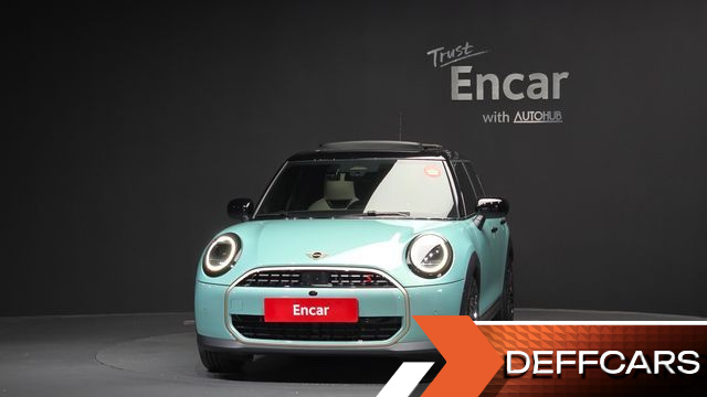 Mini COOPER 5 Door Favoured купить на сайте DeffCars