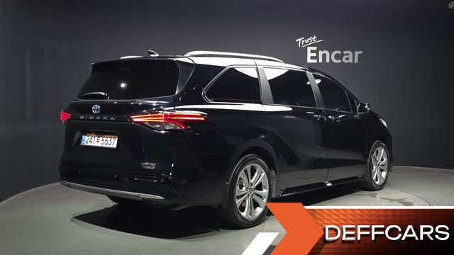 Toyota SIENNA 2.5 Hybrid 2WD купить на сайте DeffCars