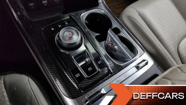 Kia CARNIVAL Gasoline 7-Seater Signature купить на сайте DeffCars