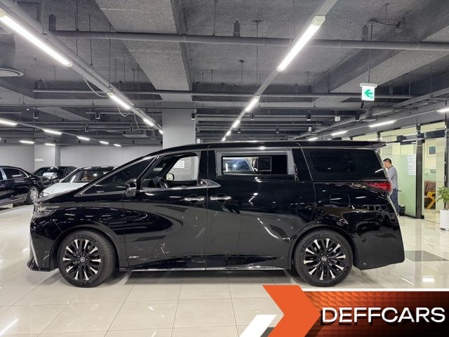 Toyota ALPHARD 2.5 HEV Executive AWD купить на сайте DeffCars