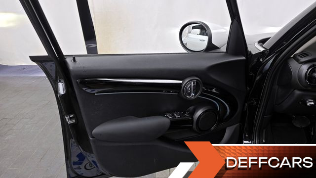 Mini COOPER 5Door Classic Third Generation купить на сайте DeffCars