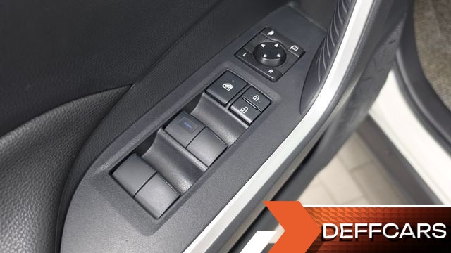 Toyota RAV4 2.5 2WD Hybrid купить на сайте DeffCars