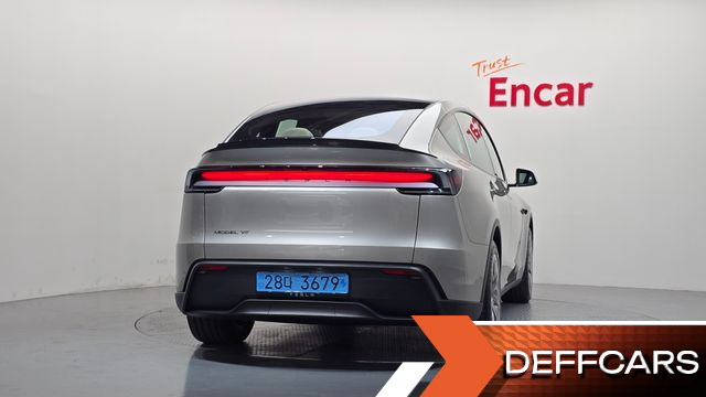 Tesla MODEL Y L Long Range AWD купить на сайте DeffCars