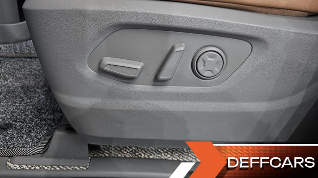 Hyundai STARIA L3.5 Lounge 7-Seater Mobility купить на сайте DeffCars