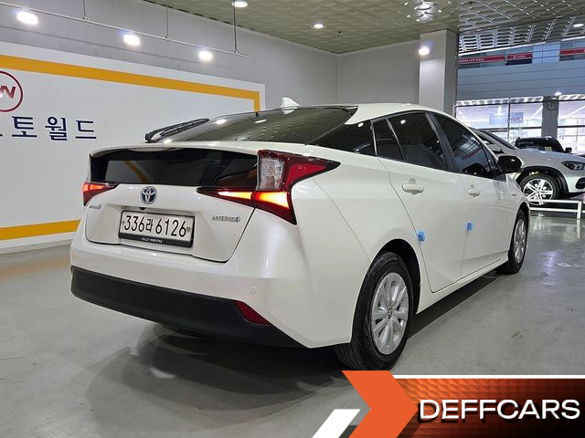 Toyota PRIUS 1.8 купить на сайте DeffCars