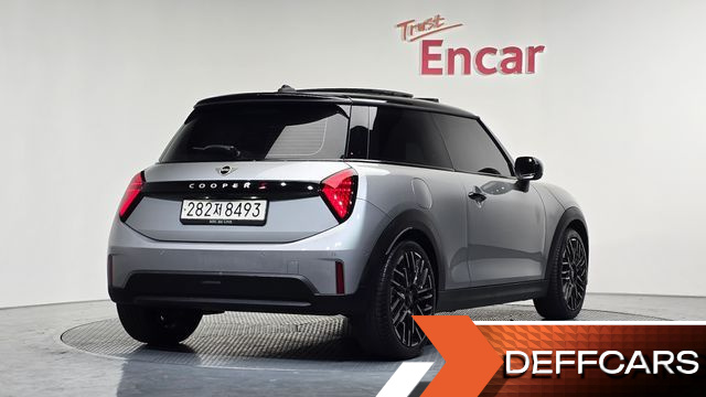 Mini COOPER Favoured купить на сайте DeffCars