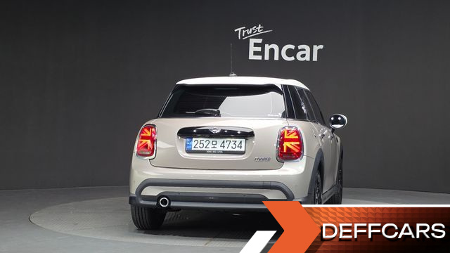 Mini COOPER 5Door Classic Third Generation купить на сайте DeffCars