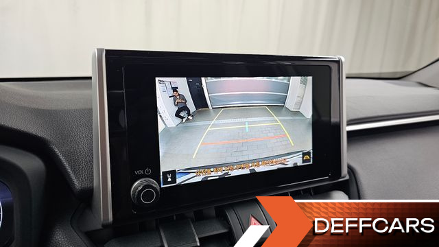 Toyota RAV4 2.5 2WD Hybrid XLE купить на сайте DeffCars