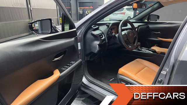 Lexus UX 2.0 2WD купить на сайте DeffCars