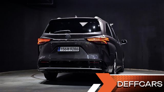 Toyota SIENNA 2.5 Hybrid AWD купить на сайте DeffCars