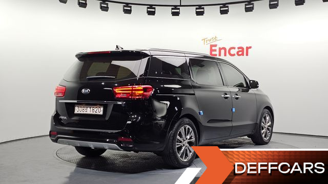 Kia CARNIVAL 9-Seater Prstige купить на сайте DeffCars